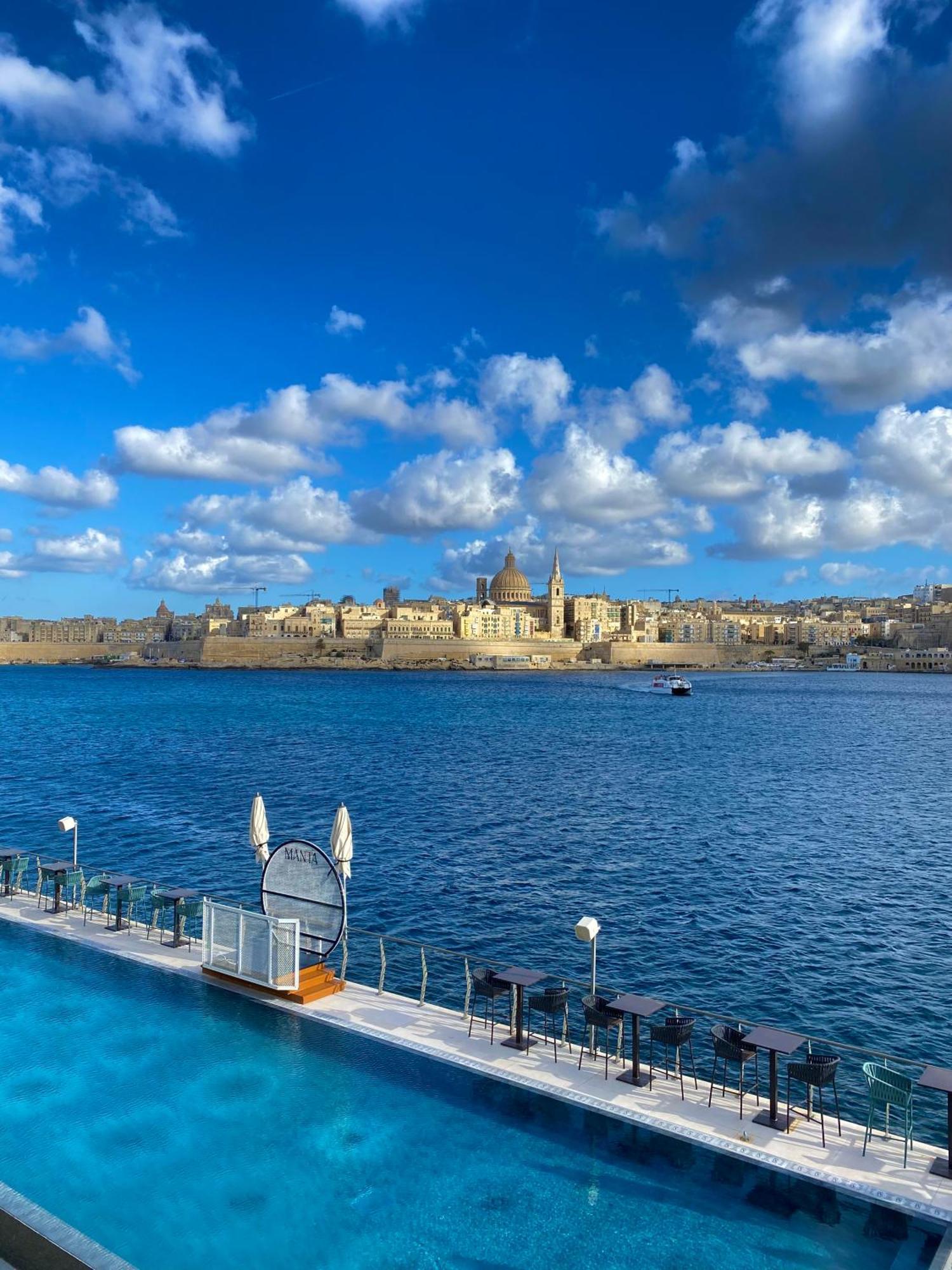 Tigne Sliema Three Bedrooms Apartment Buitenkant foto
