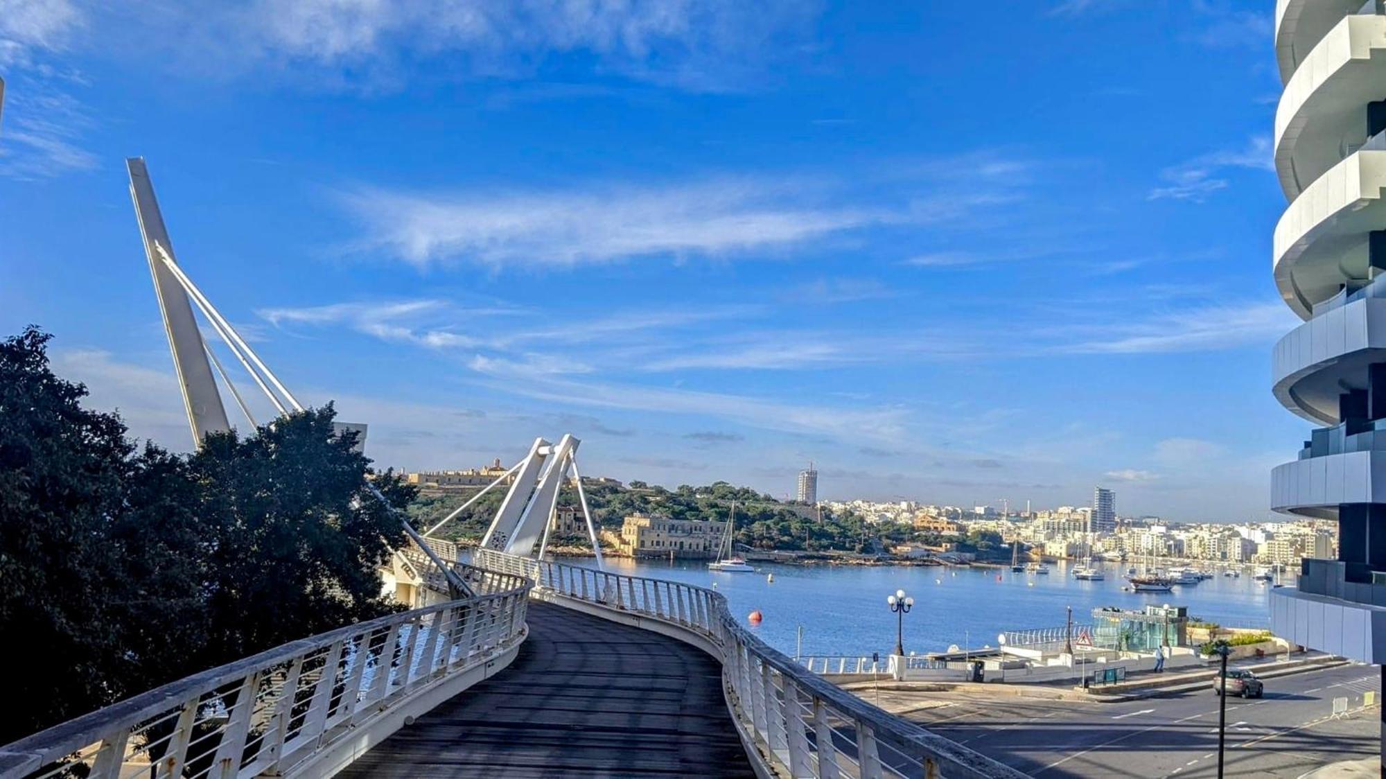 Tigne Sliema Three Bedrooms Apartment Buitenkant foto
