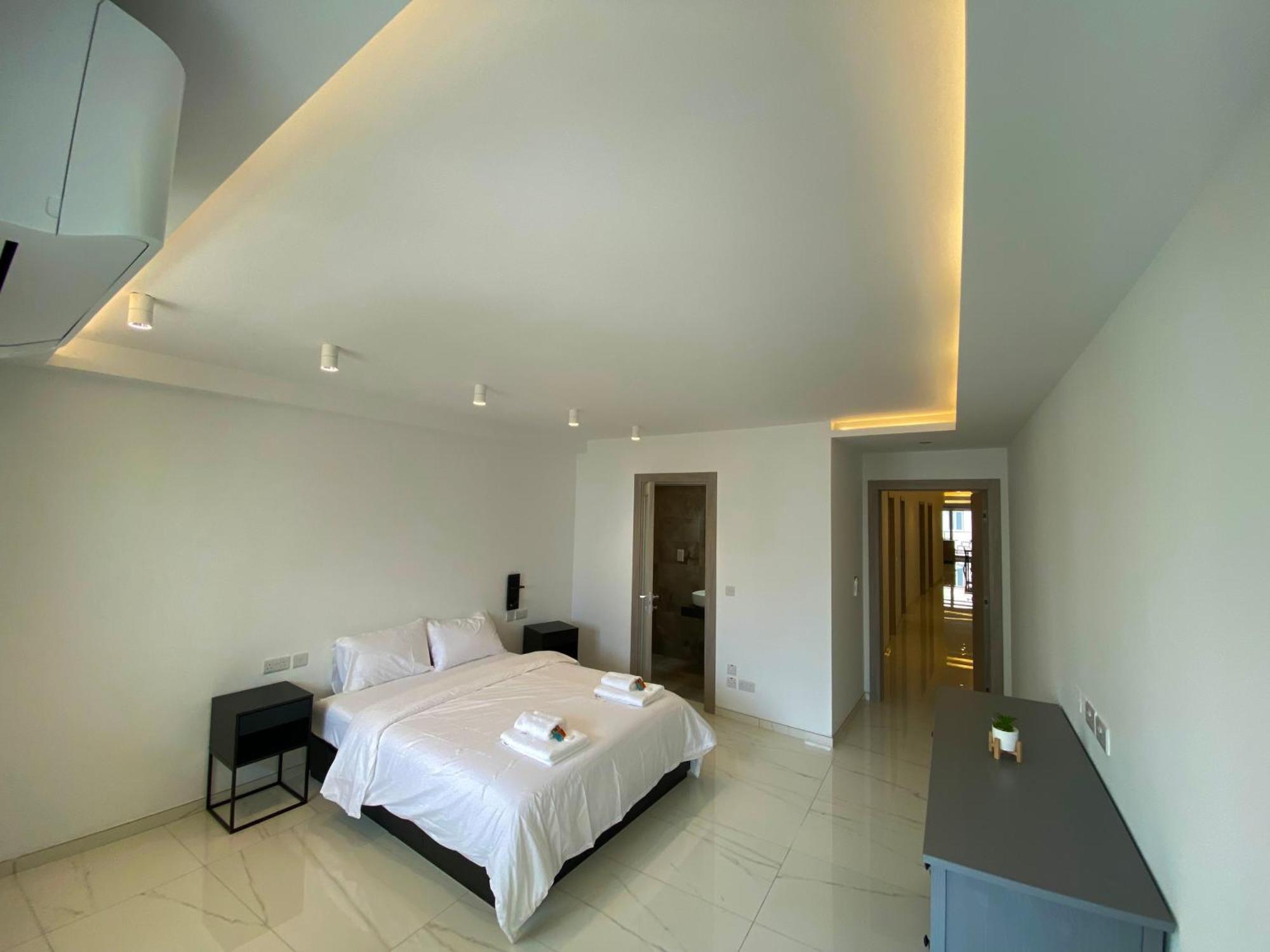 Tigne Sliema Three Bedrooms Apartment Buitenkant foto