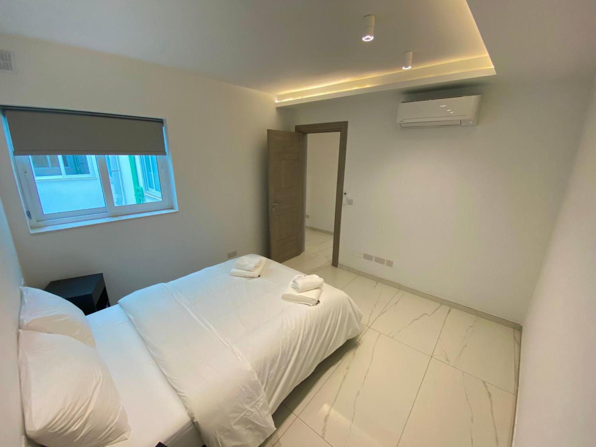 Tigne Sliema Three Bedrooms Apartment Buitenkant foto