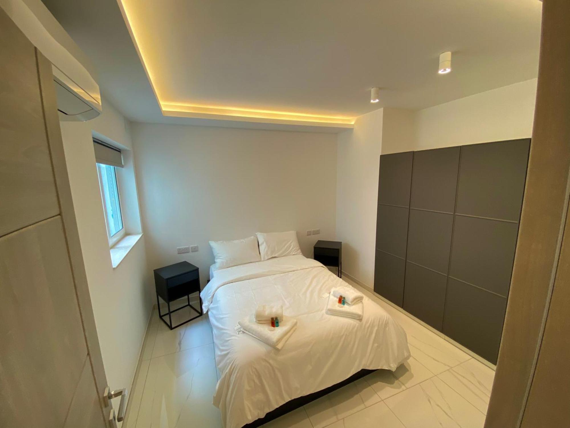 Tigne Sliema Three Bedrooms Apartment Buitenkant foto