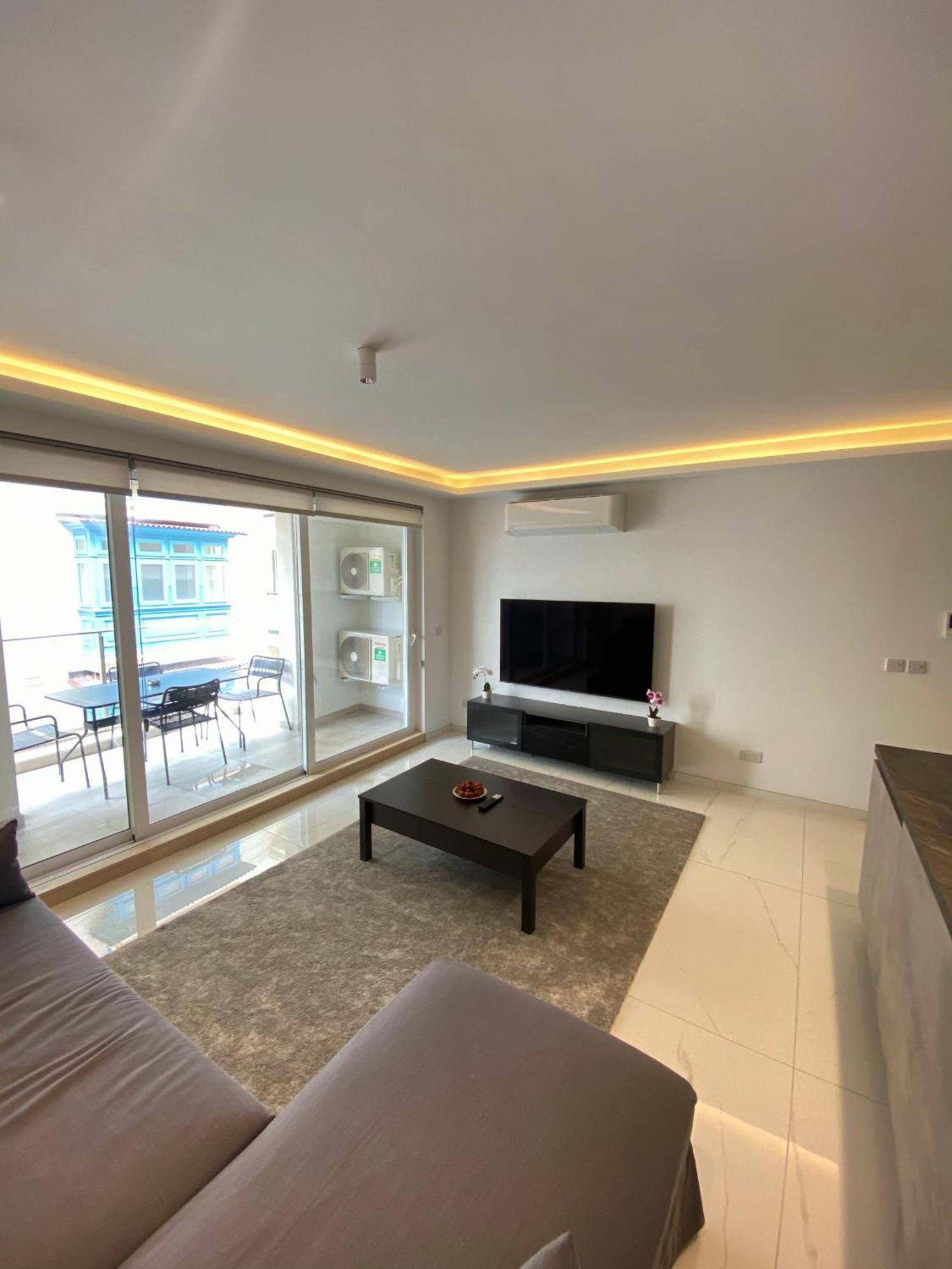 Tigne Sliema Three Bedrooms Apartment Buitenkant foto