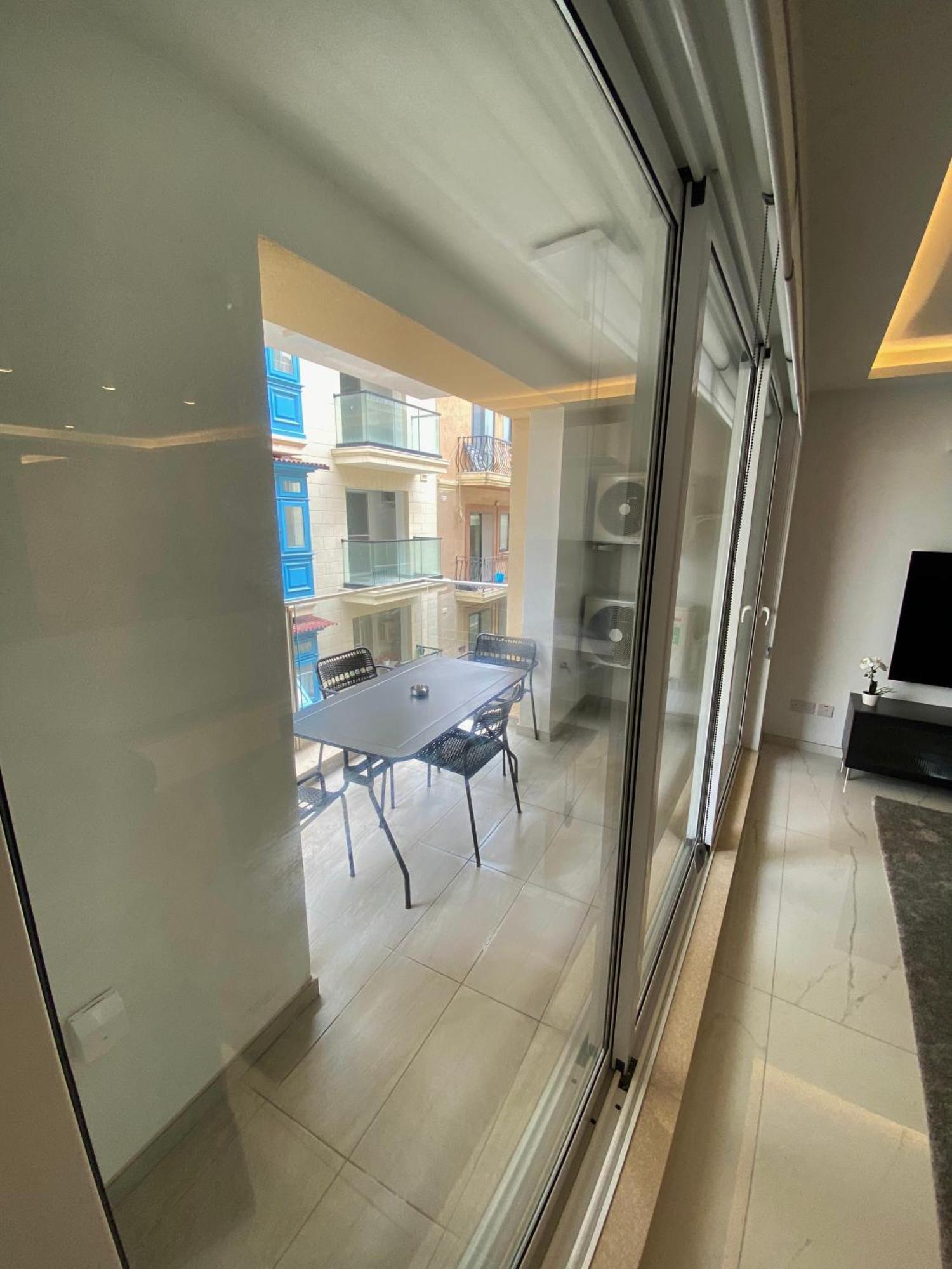 Tigne Sliema Three Bedrooms Apartment Buitenkant foto