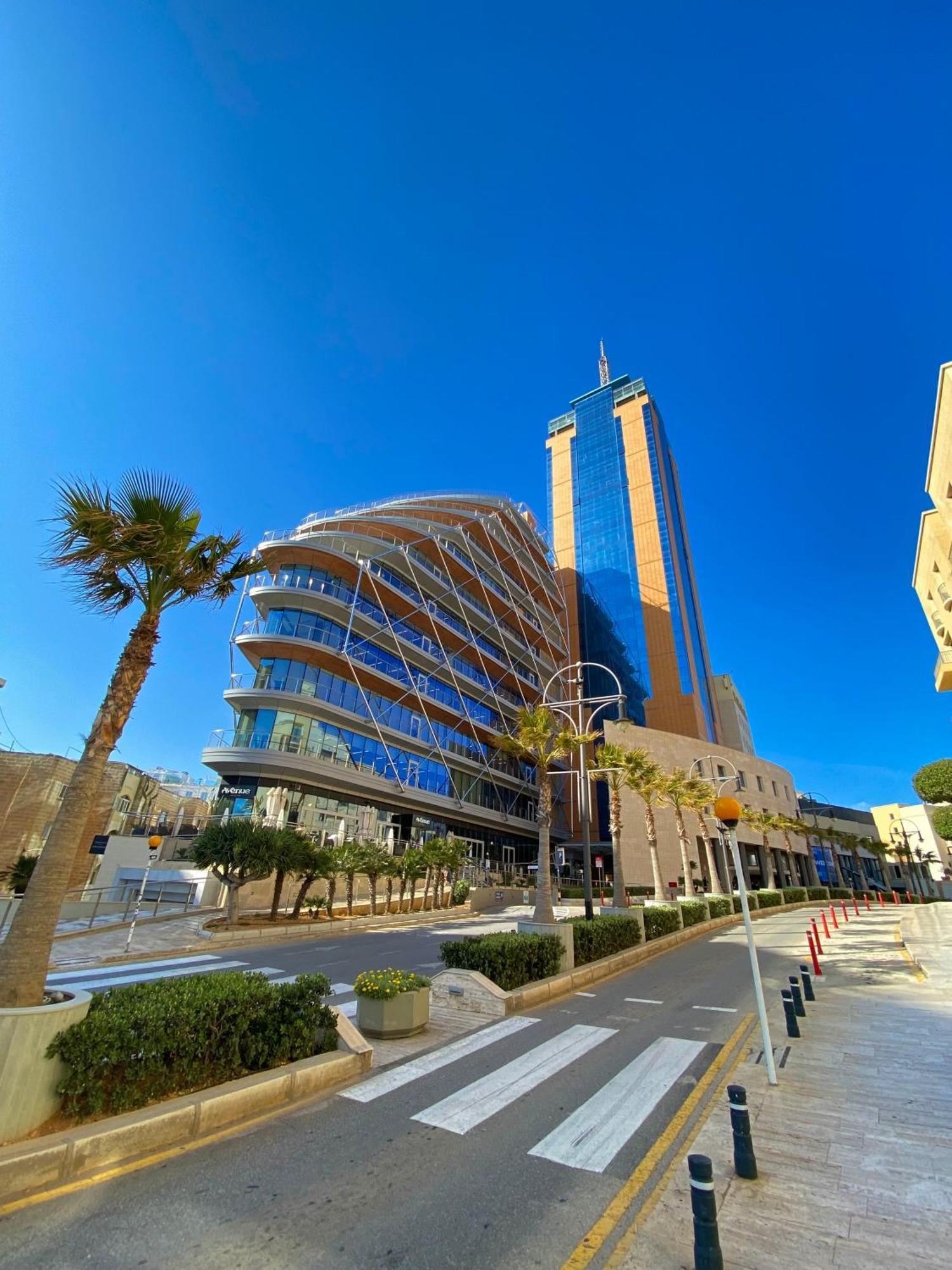 Tigne Sliema Three Bedrooms Apartment Buitenkant foto