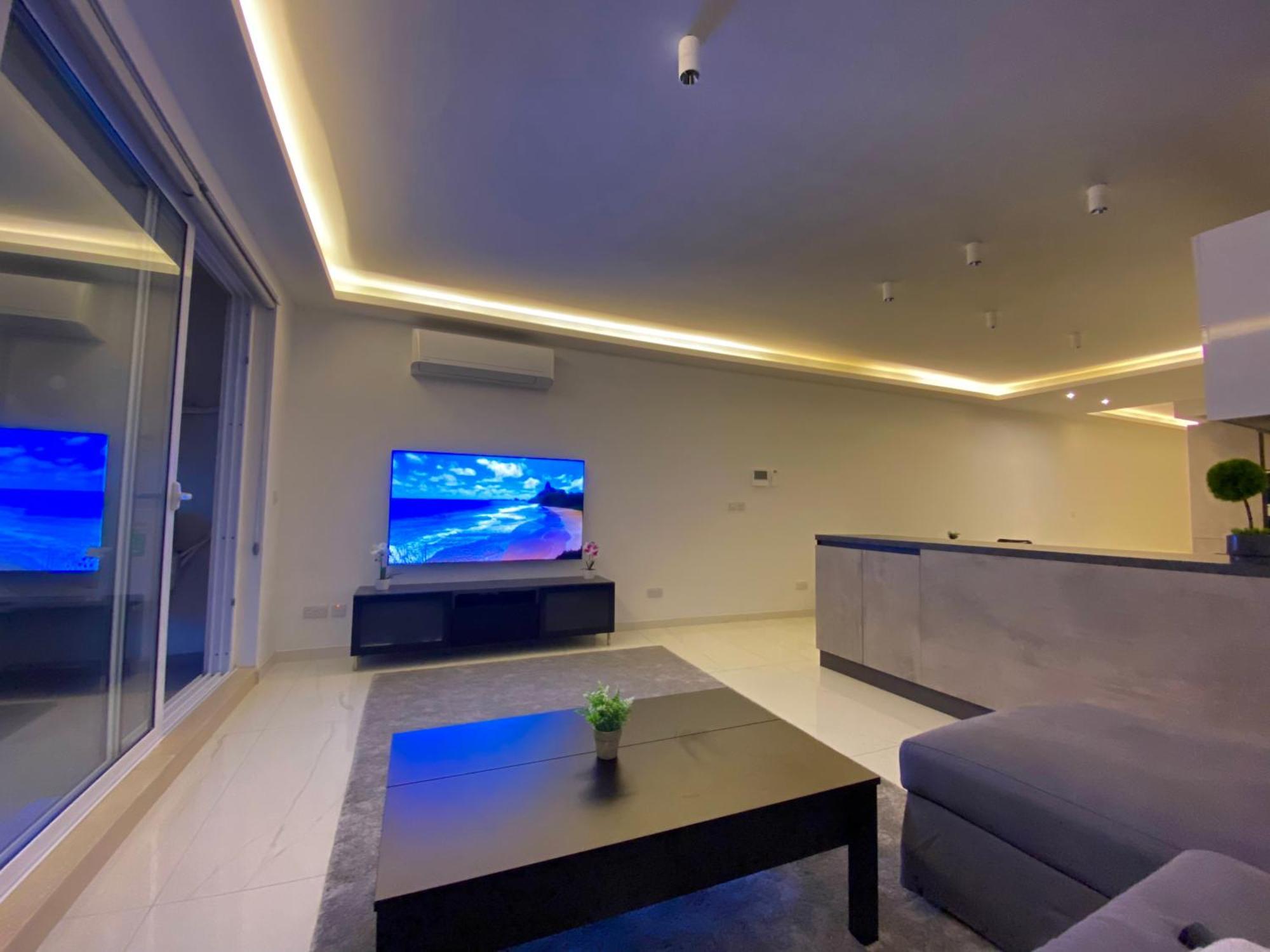 Tigne Sliema Three Bedrooms Apartment Buitenkant foto